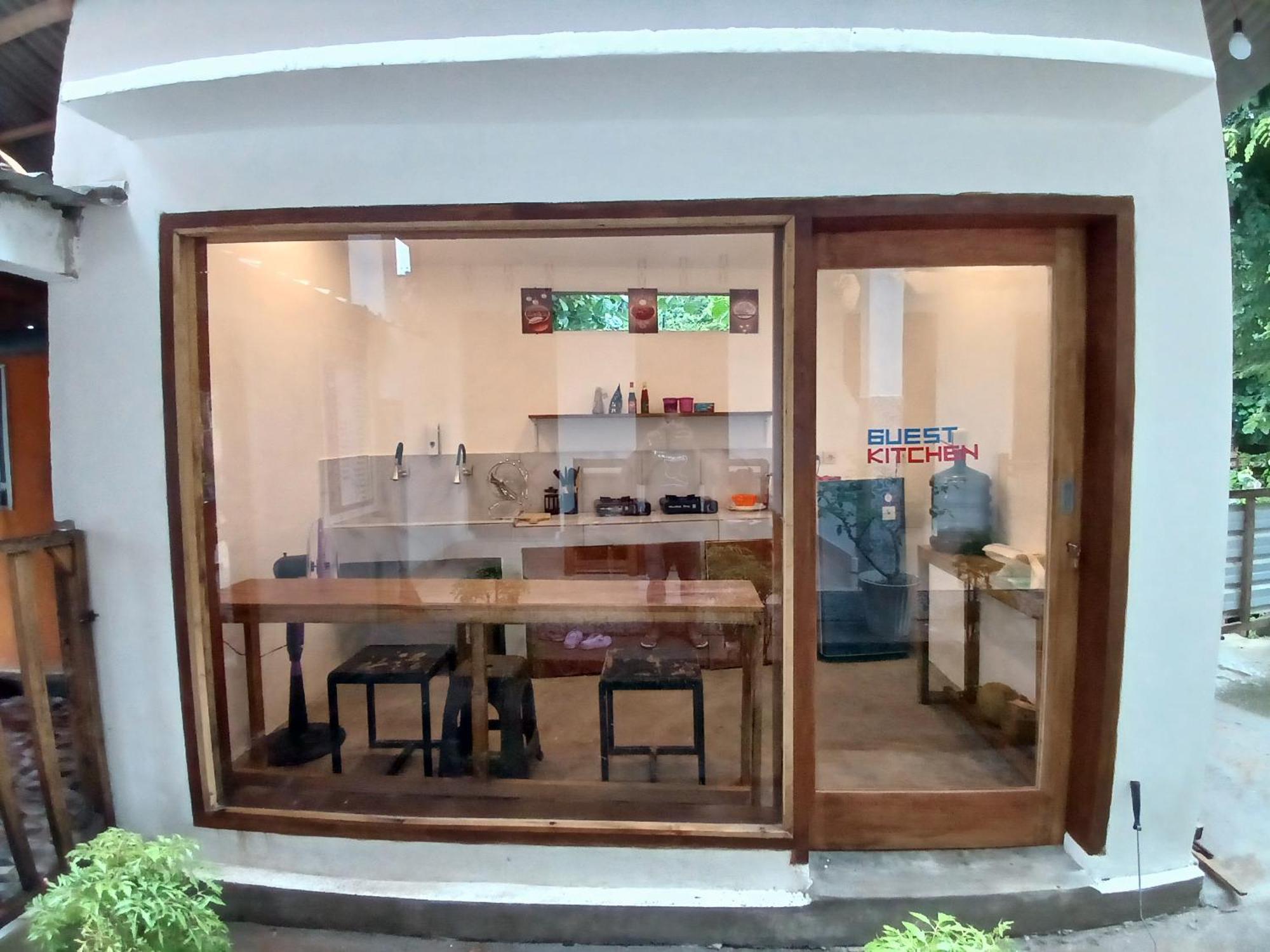 Roby Homestay Kuta  Екстер'єр фото